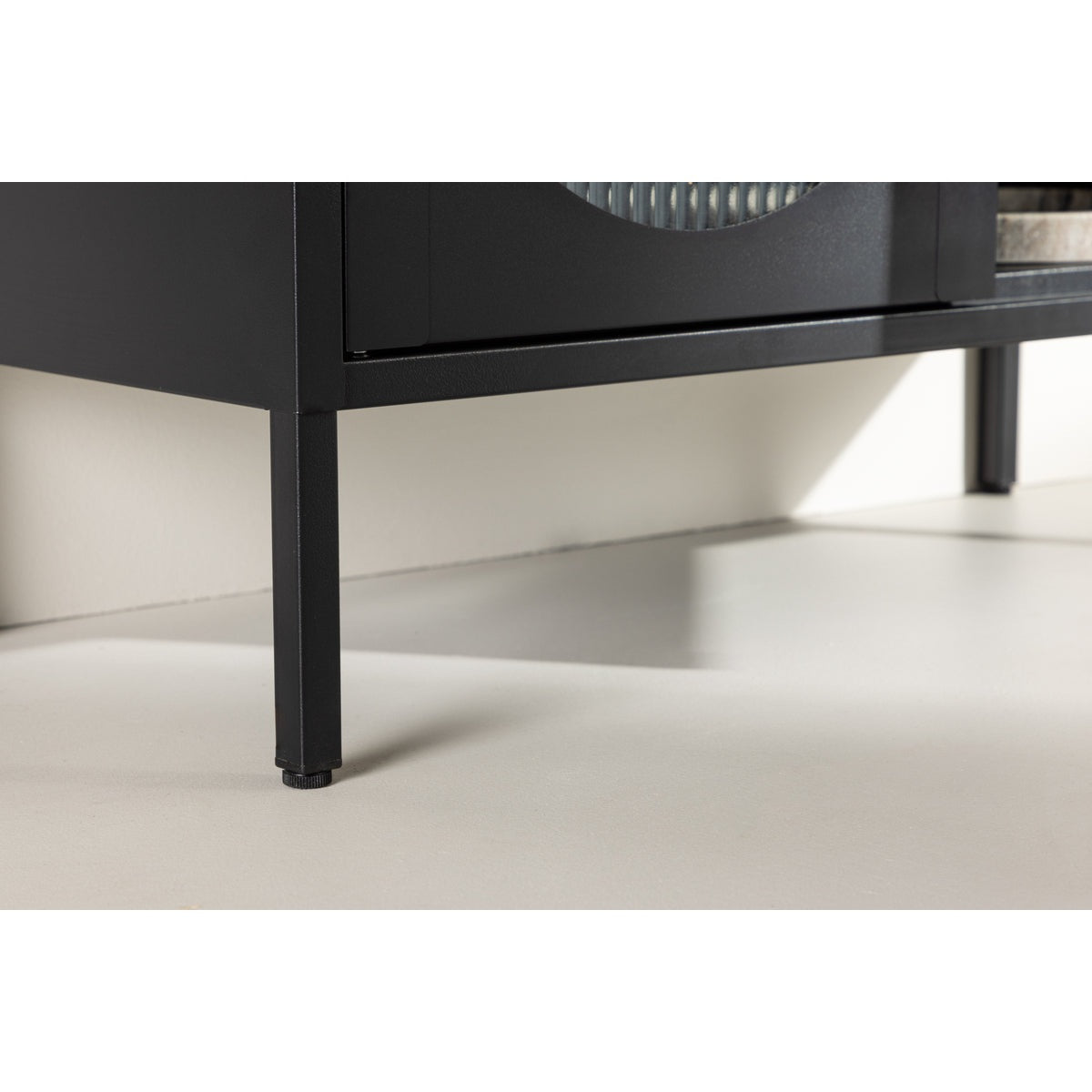 Lima Vitrineskap Venture Design Vitrineskap