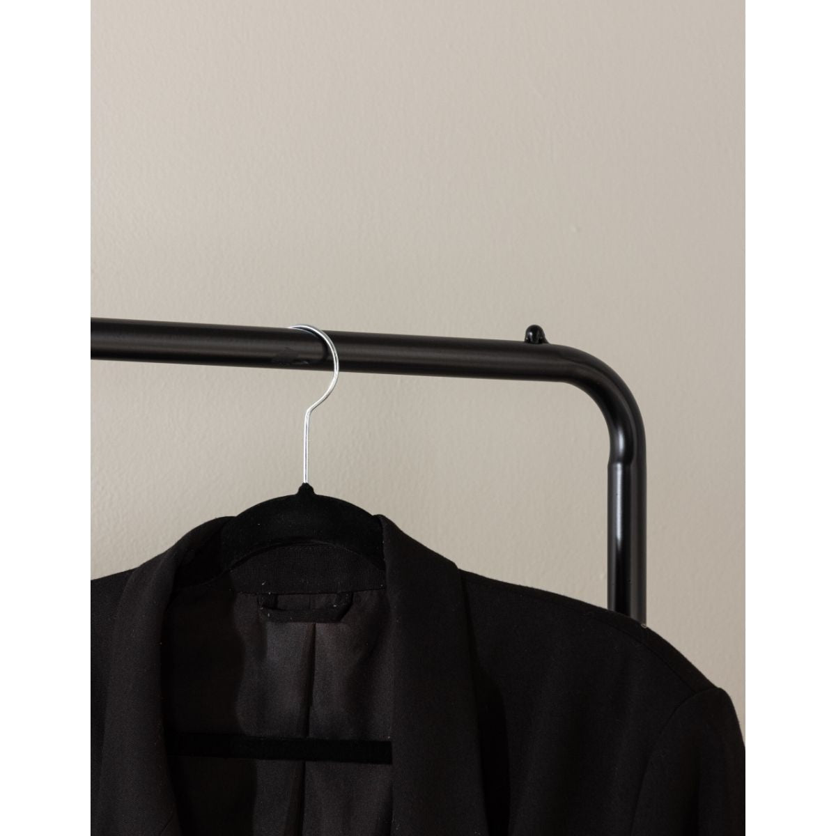 Quito Hanger Venture Design Kleshenger