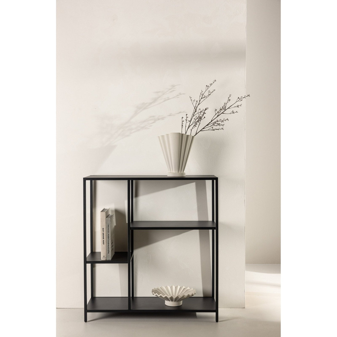 Puno Hylle Venture Design Sidebord