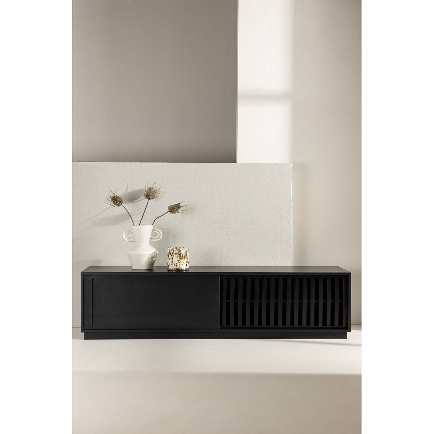 Lugo TV-benk Venture Design TV-benk