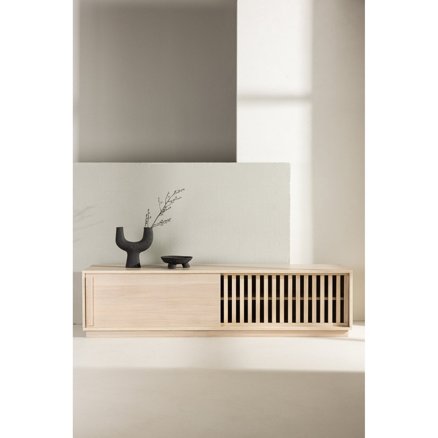 Lugo TV-benk Venture Design TV-benk