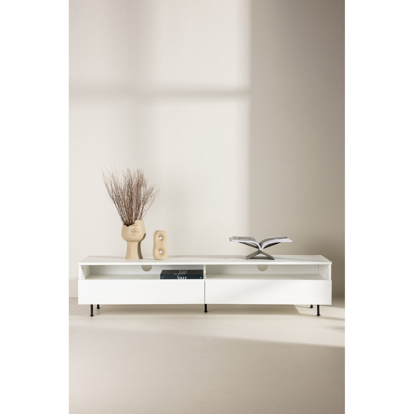 Navarra TV-benk Venture Design TV-benk