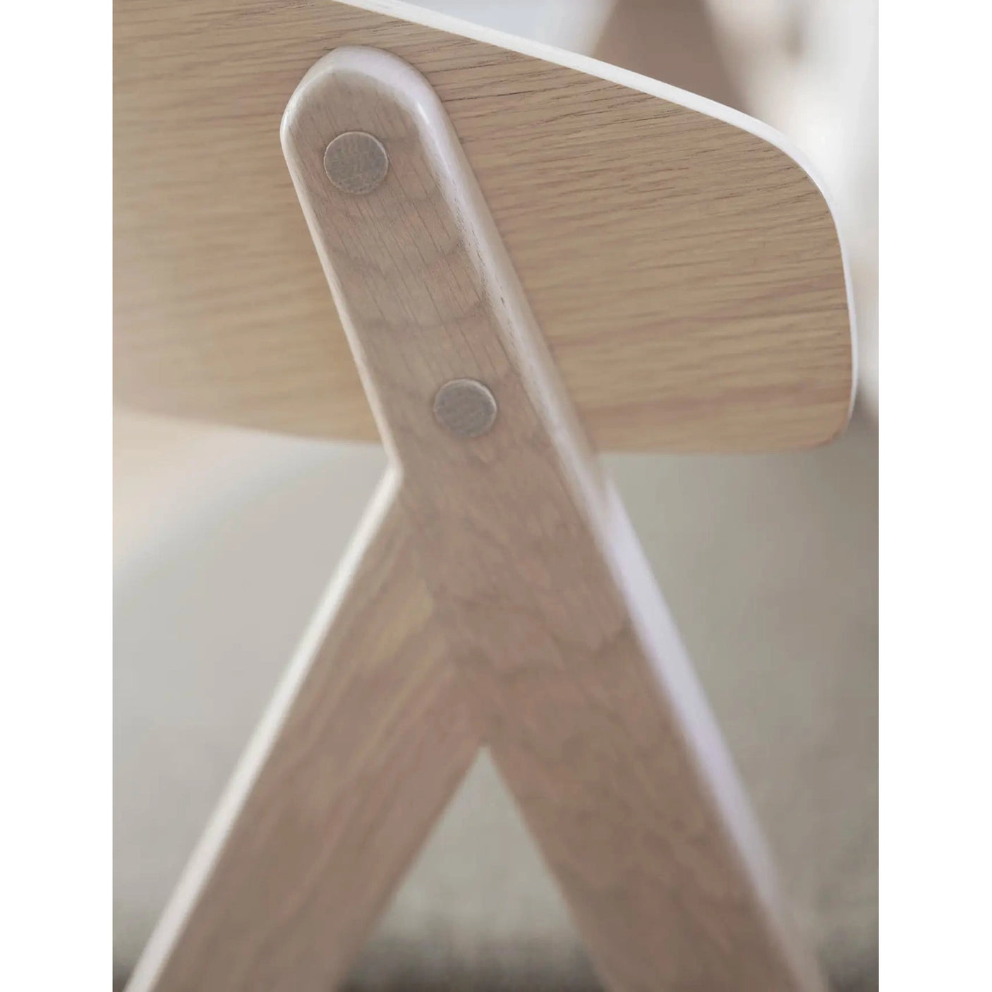 Waterton spisestol med armstøtte Rowico Spisestol