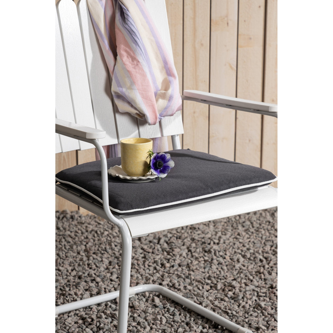 Holmsund putekarmstol Venture Design Spisestol
