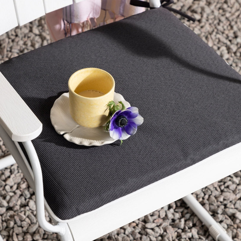 Holmsund putekarmstol Venture Design Spisestol