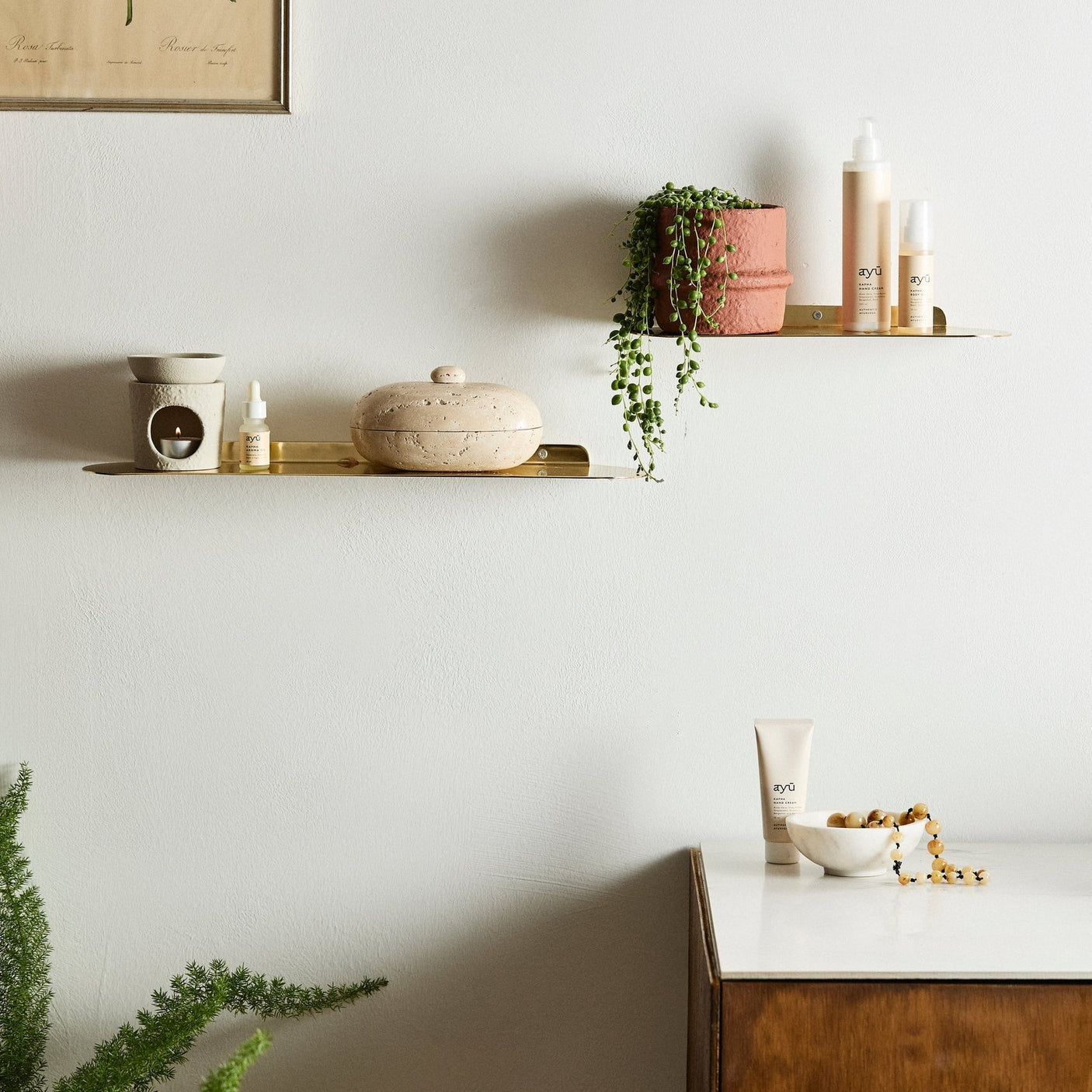 FANOE hylle i jern - stor - L52 cm - gull finish Nordal SHELVES