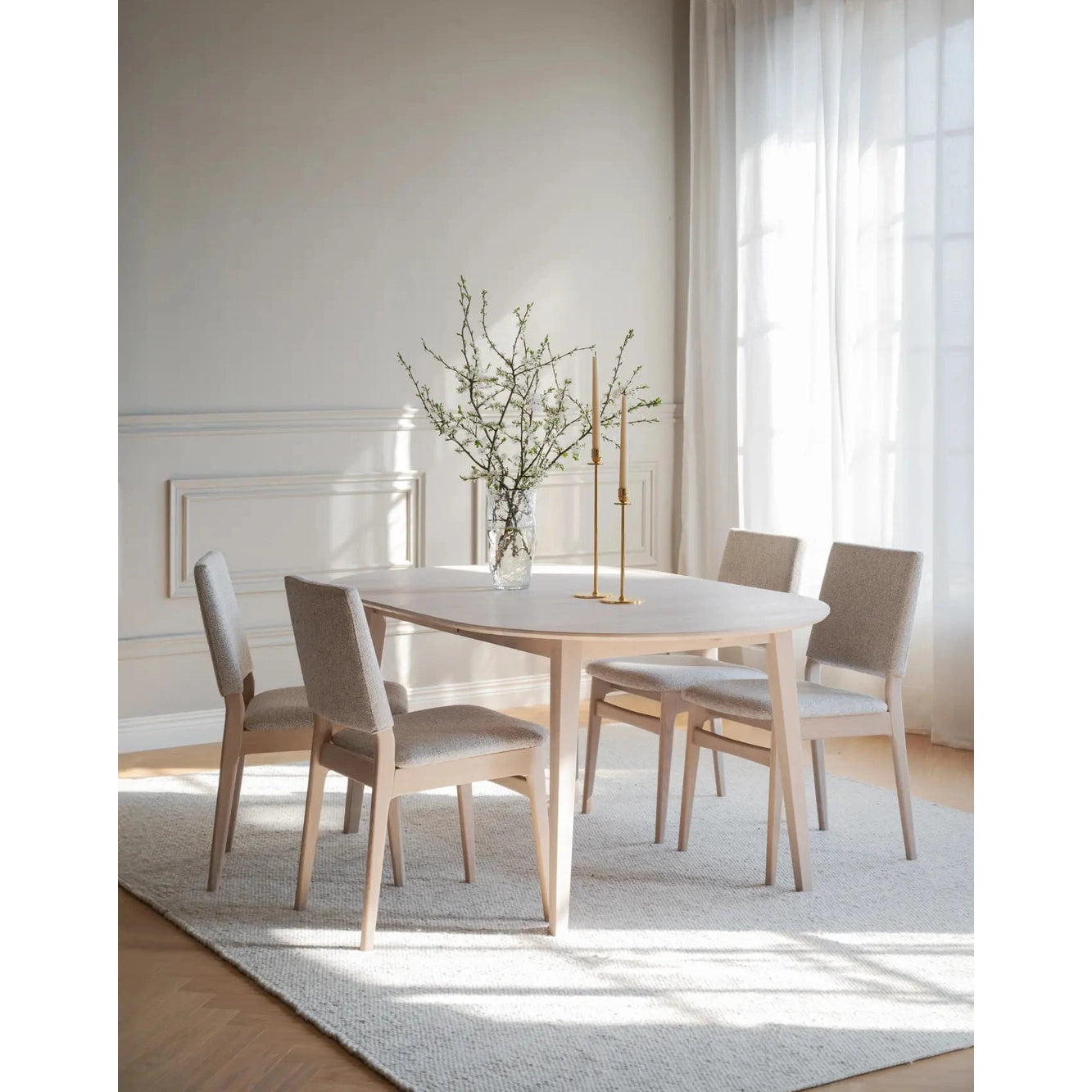 Kerwin spisestol Rowico Spisestol