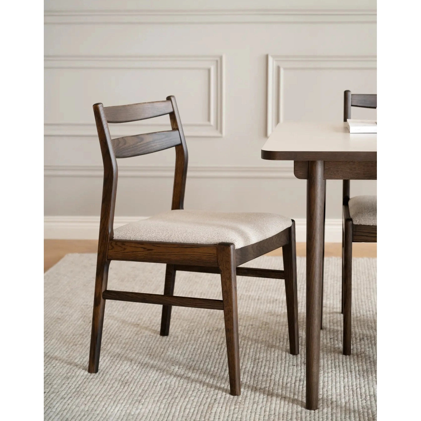 Kerwin spisestol Rowico Spisestol