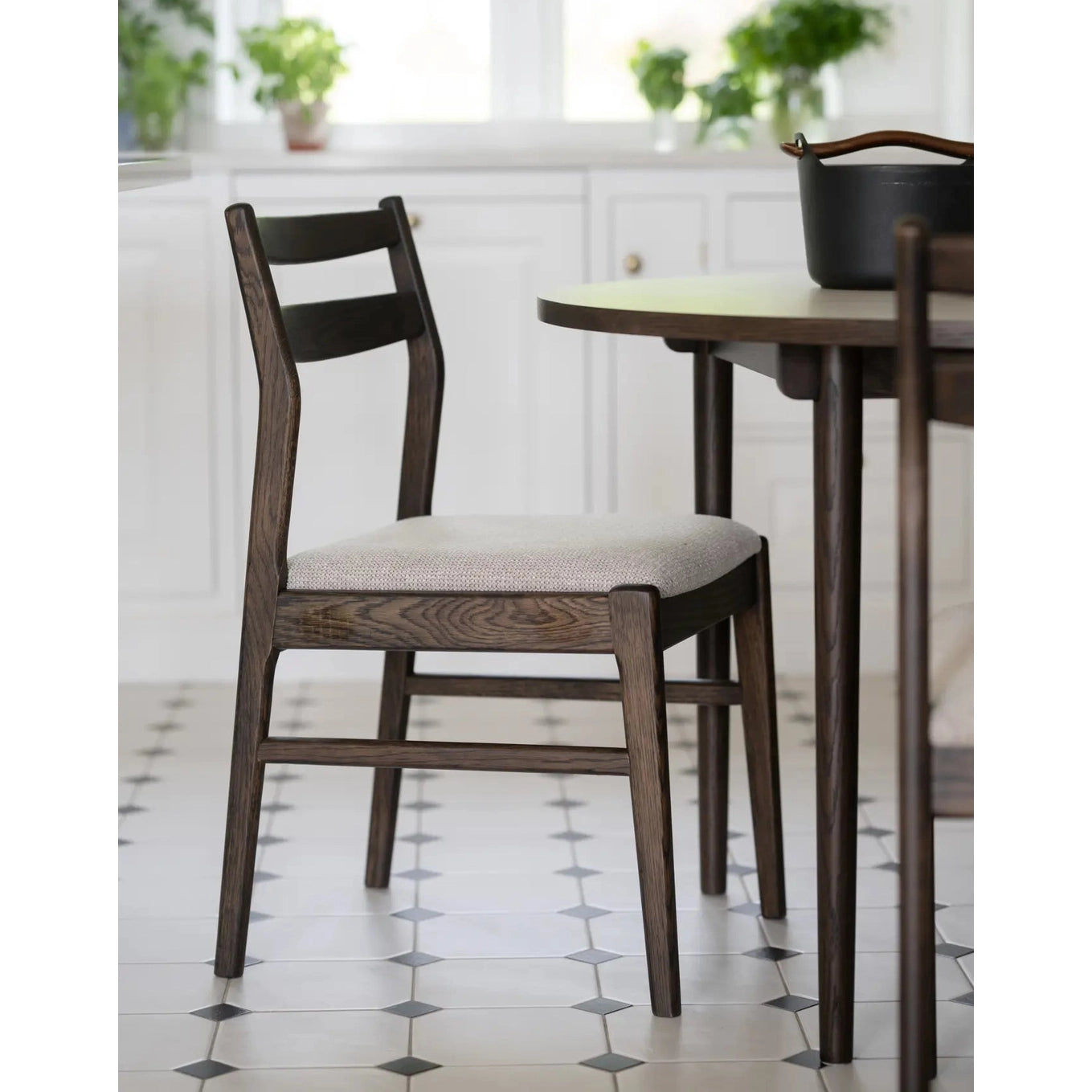 Kerwin spisestol Rowico Spisestol