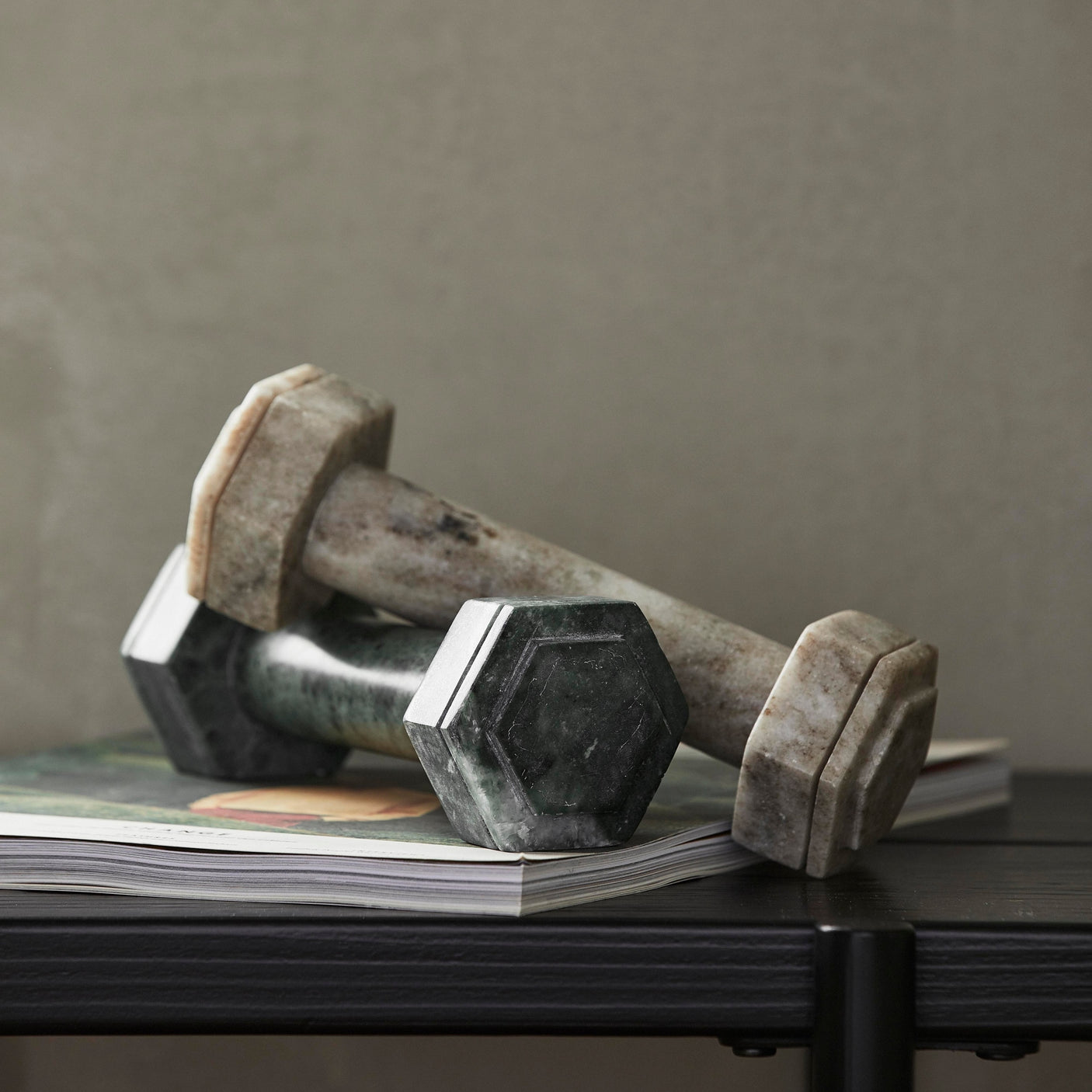 HVAR håndvekt til dekorasjon - l19,5 cm - grønn marmor Nordal DECO ITEMS