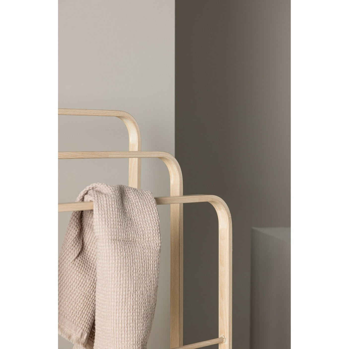 Drammen kleshenger Venture Design Kleshenger