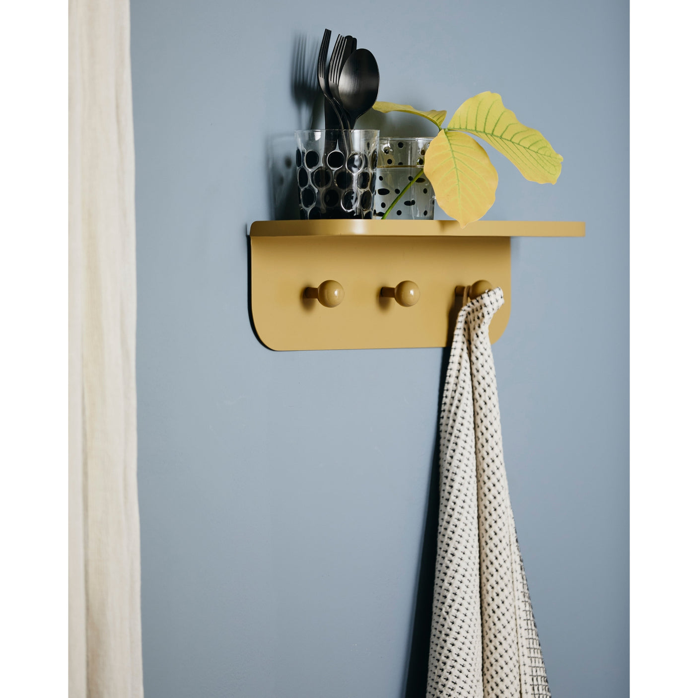 TURDA hylle med knaker - grønt Nordal SHELVES