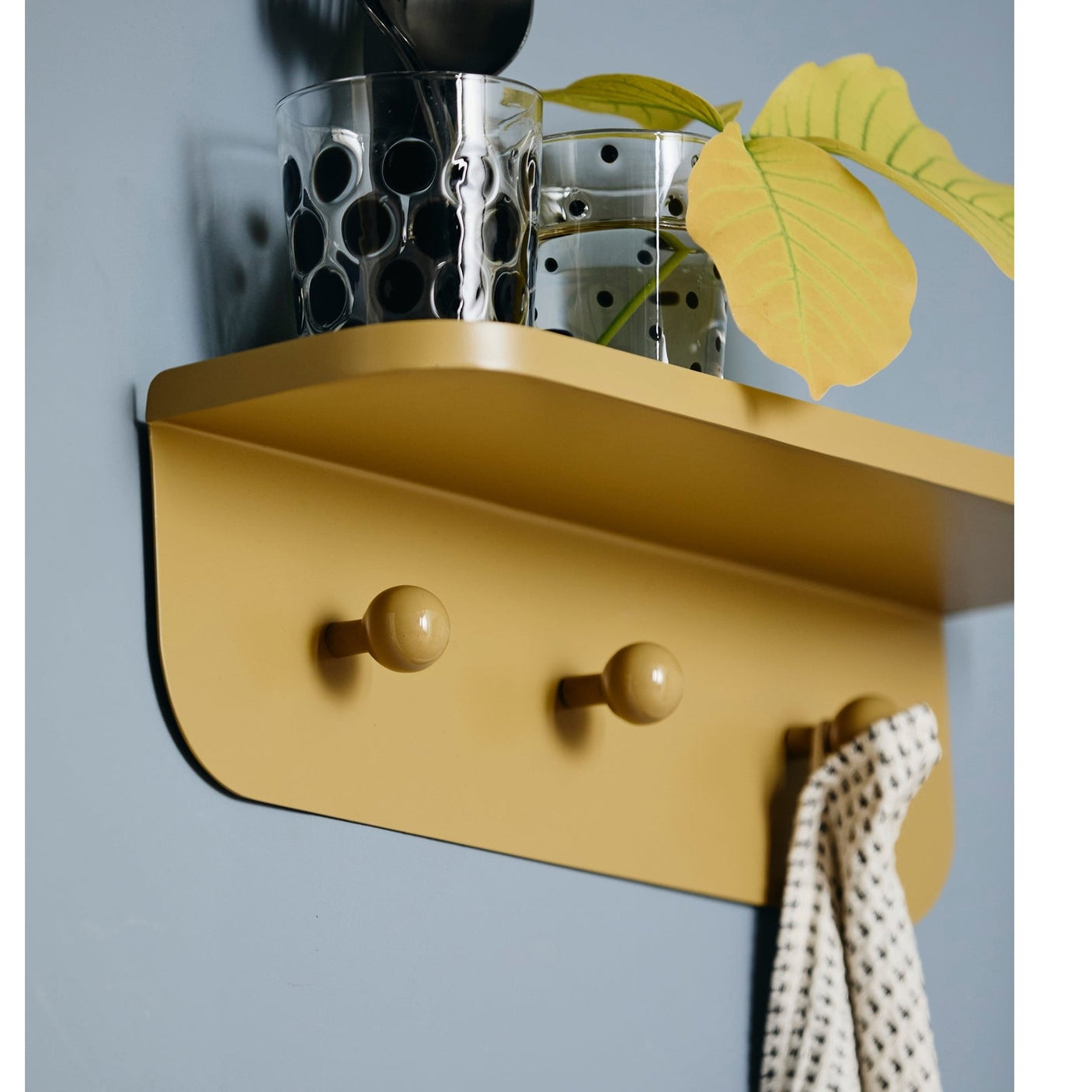 TURDA hylle med knaker - grønt Nordal SHELVES