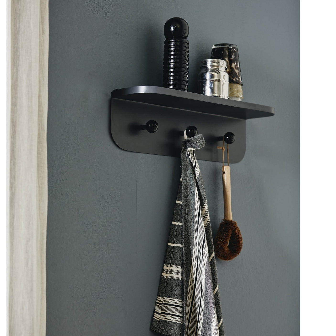 TURDA hylle med knaker - grå Nordal SHELVES