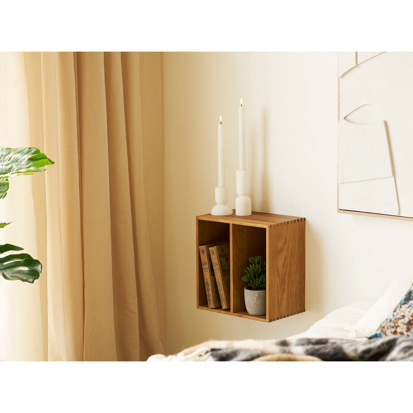 Townsville vegghylle med vertikale rom House Nordic Varetype