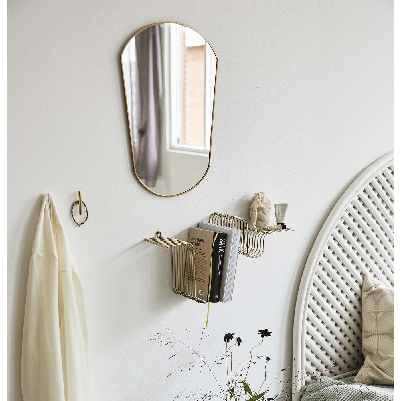 Brava hylle - messing Nordal SHELVES