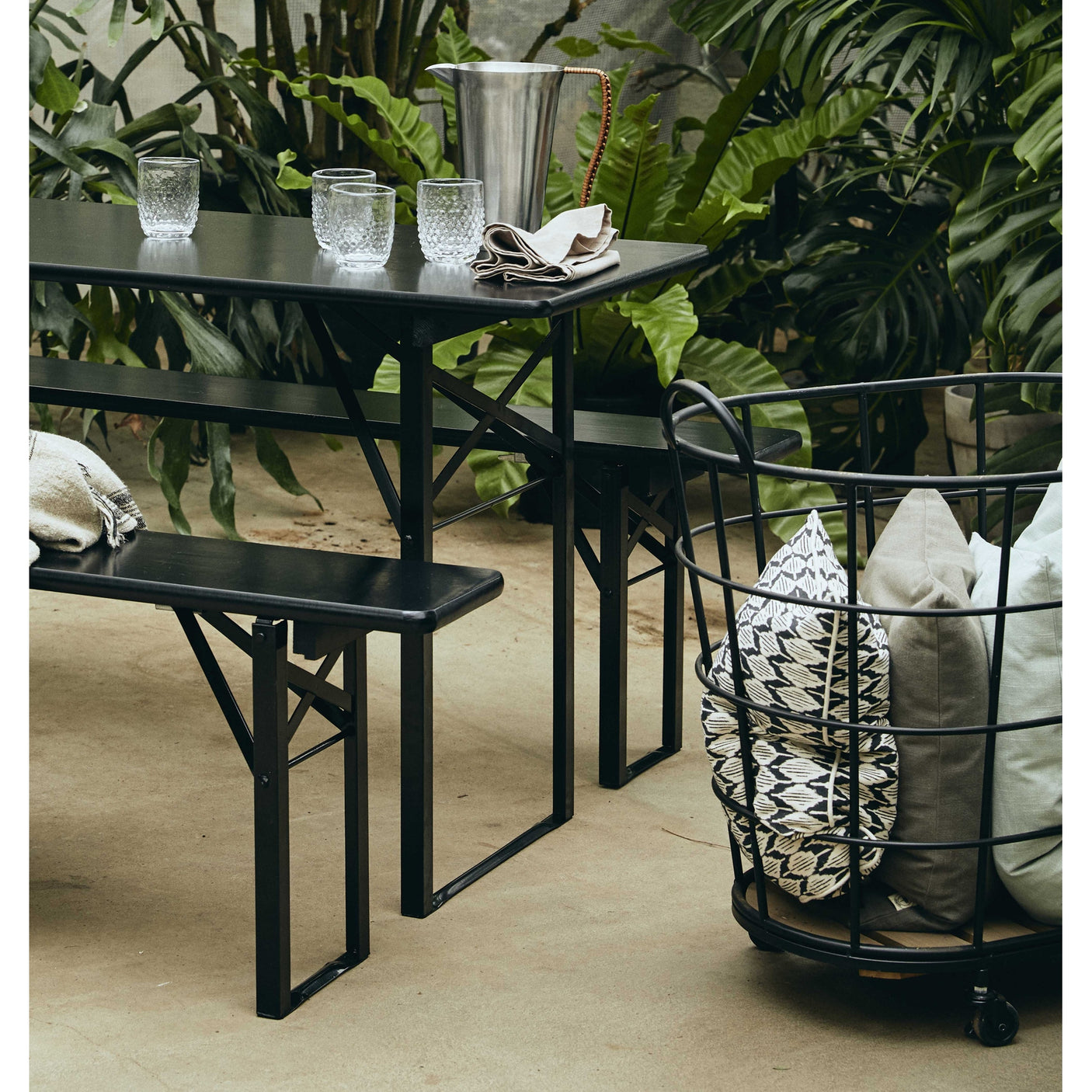 DOWNTOWN trådkurv med hjul - h73 cm - sort Nordal STORAGE