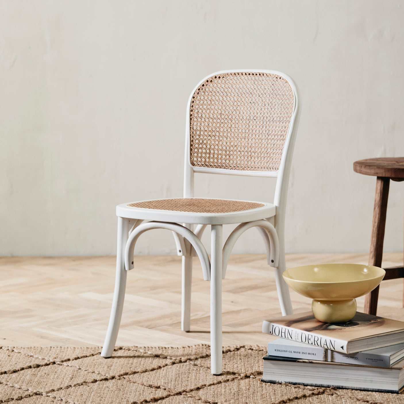 WICKY-bordstol med flet - hvit/natur Nordal CHAIRS+ARM