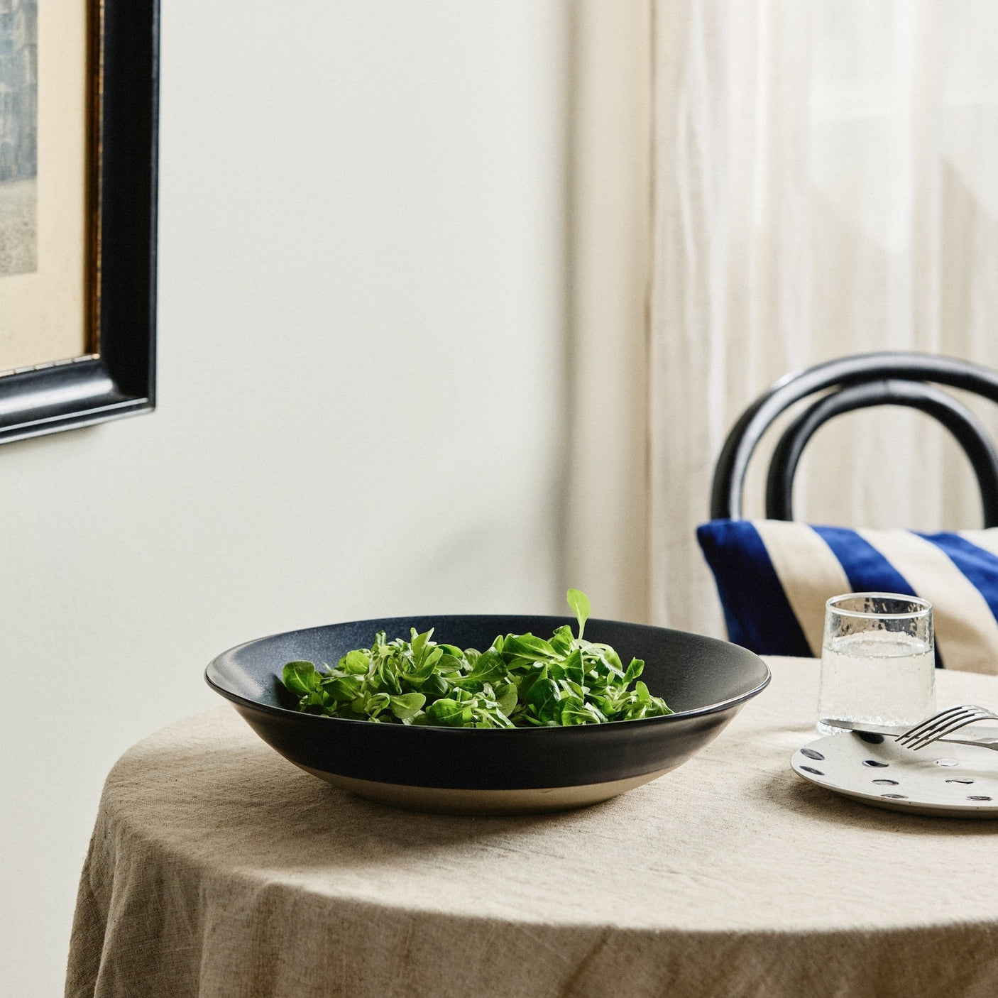 GRAINY salatkål i keramikk - ø34 cm - mørkblå Nordal TABLEWARE