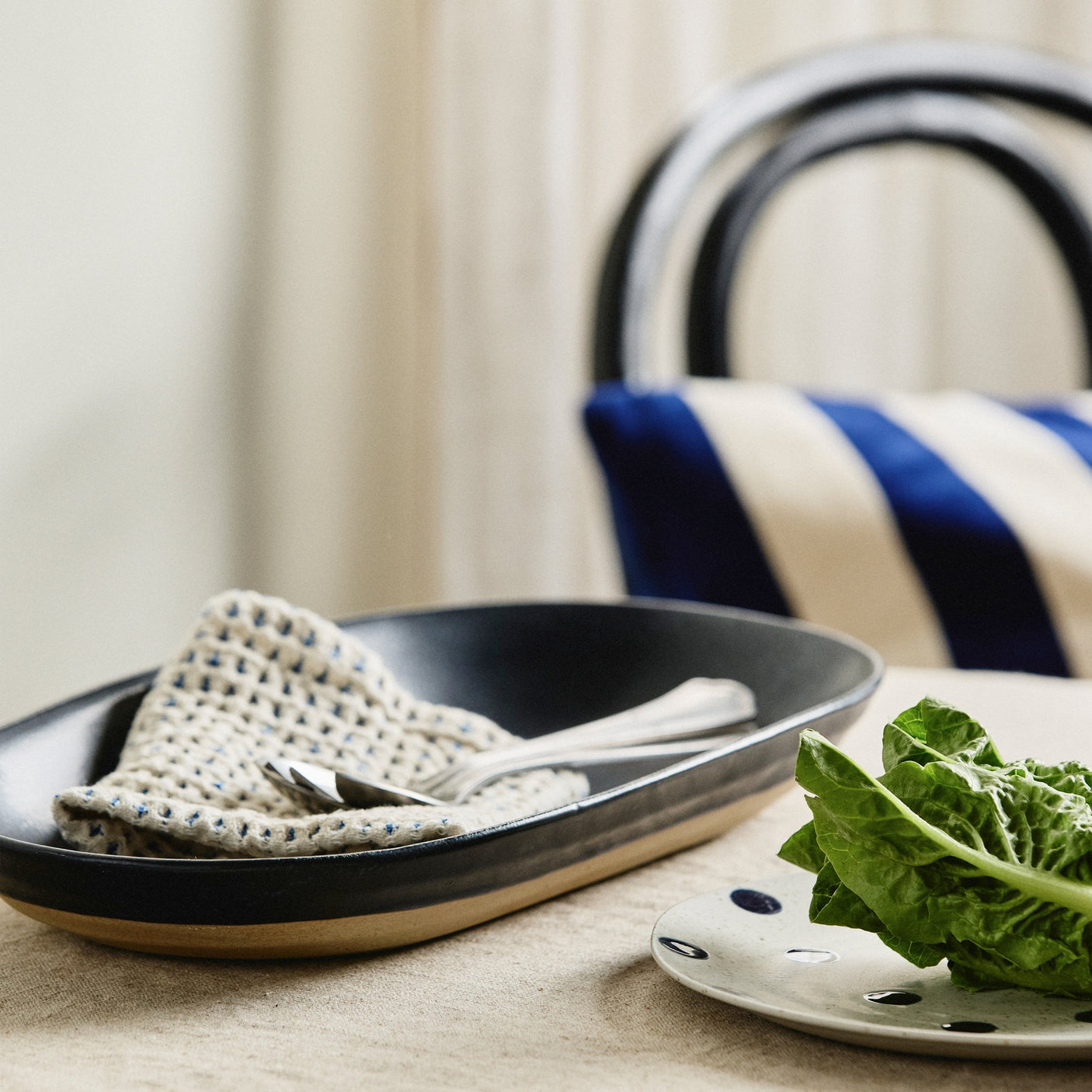 GRAINY keramisk serveringsplate - l39 cm - mørkblå Nordal TABLEWARE