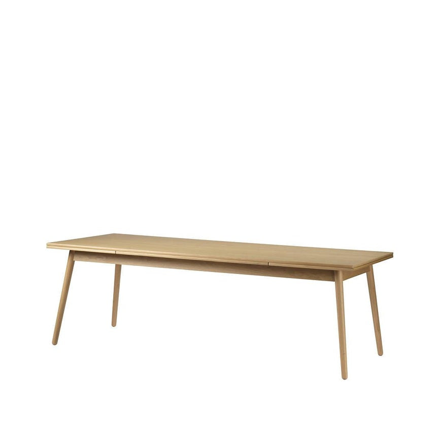 C35CH - Spisebord med nederlandsk uttrekk FDB Møbler Spisebord