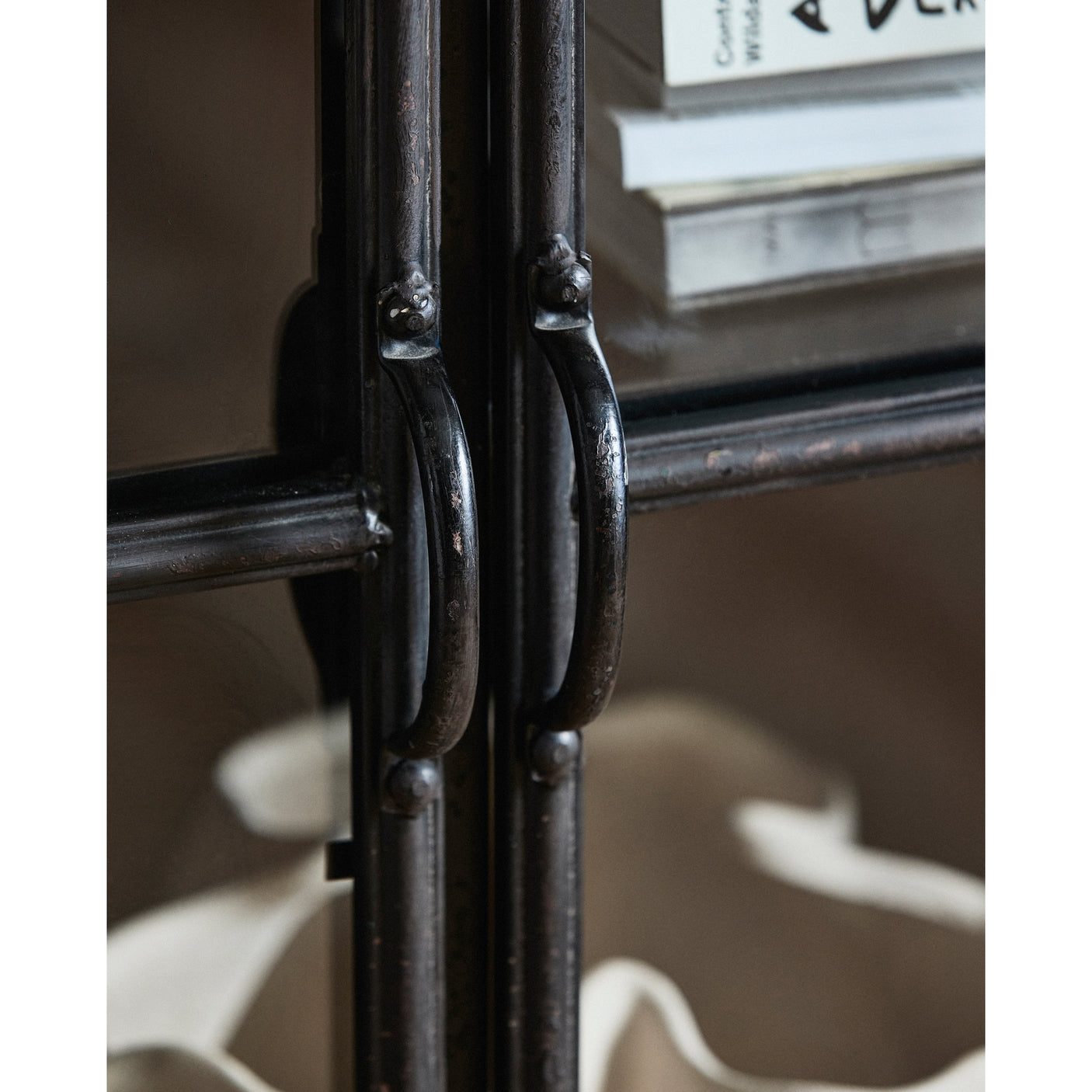 DOWNTOWN-vinduer i jern - 180x150 - sort Nordal CABINETS