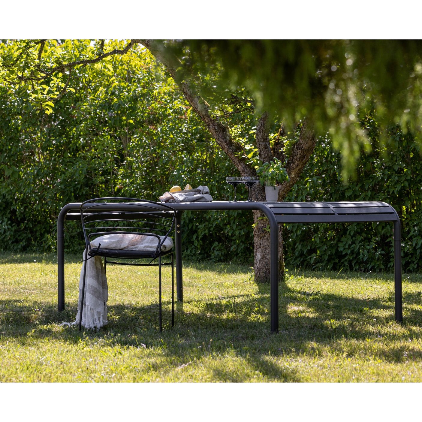 Borneo spisebord Venture Design Spisebord