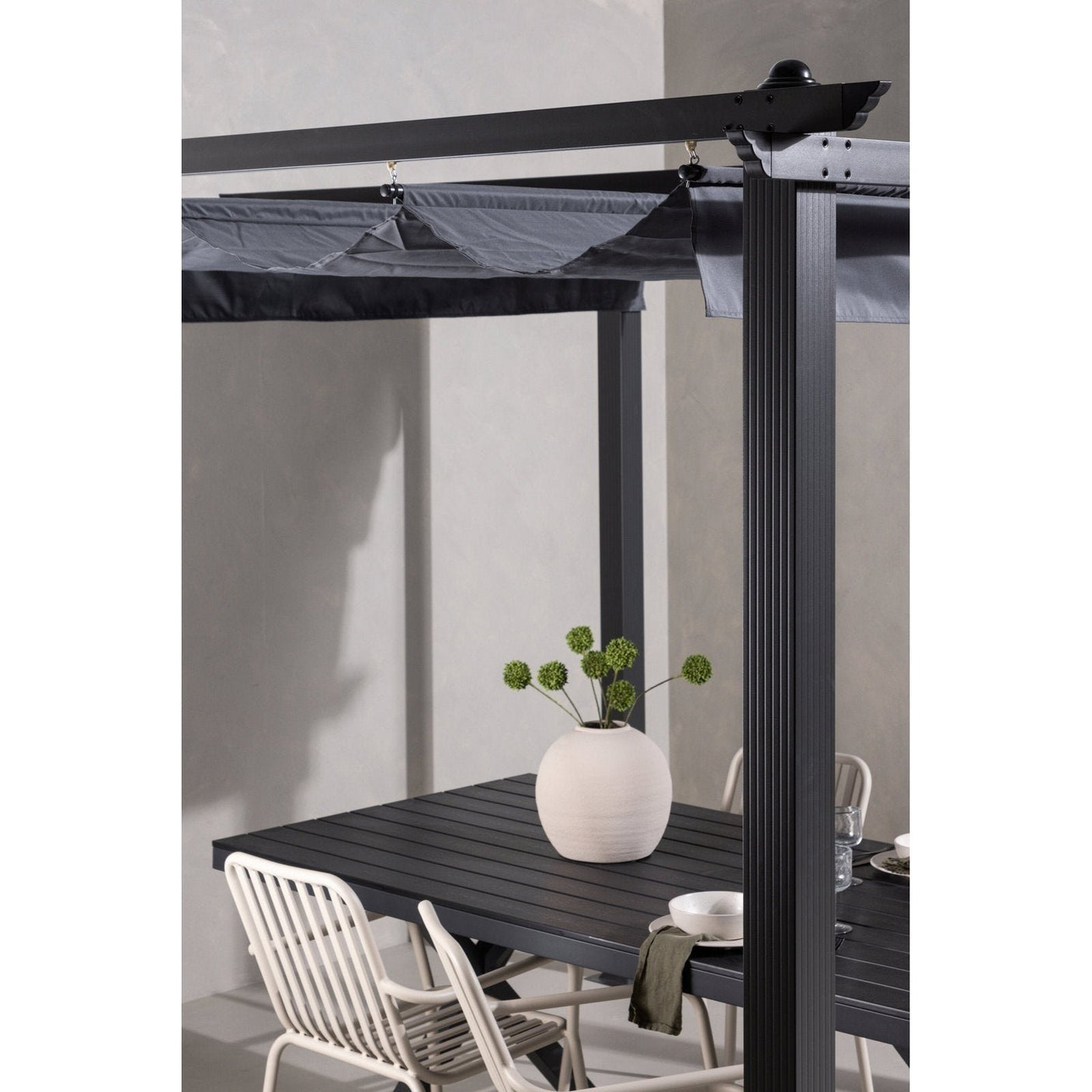 Lazio Pergola stål Venture Design Parasoll