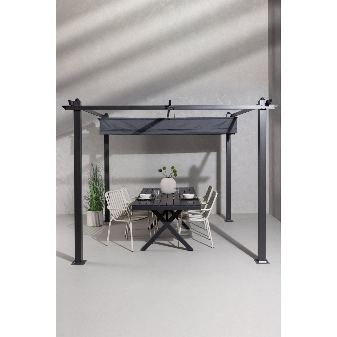 Lazio Pergola stål Venture Design Parasoll