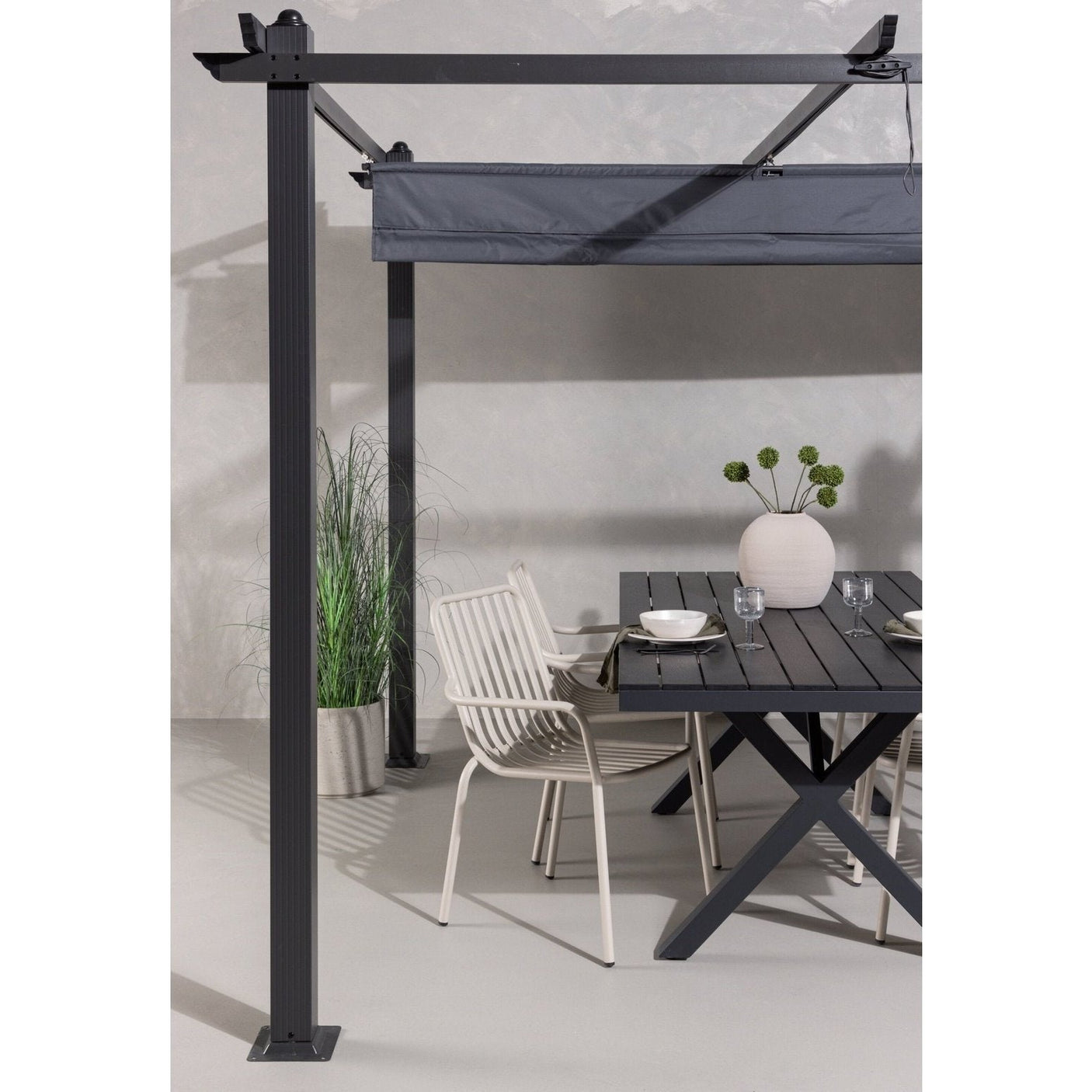 Lazio Pergola stål Venture Design Parasoll