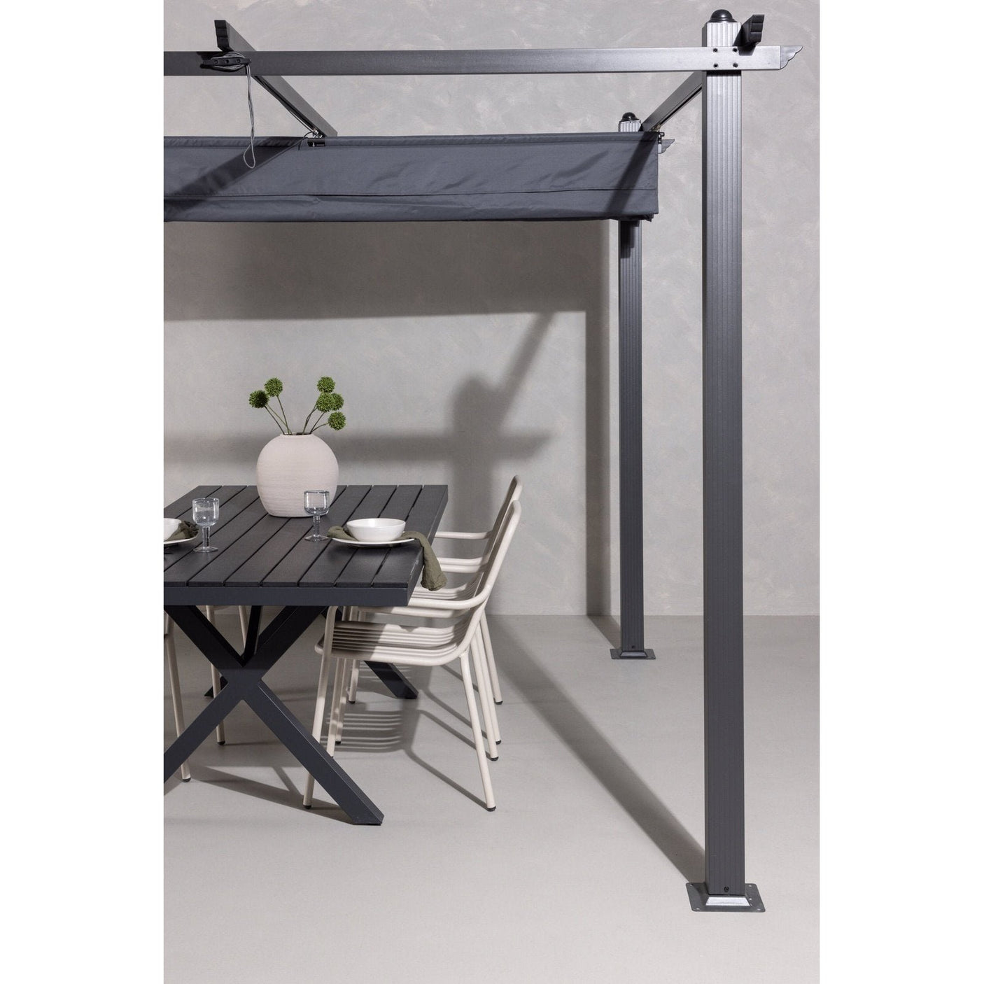 Lazio Pergola stål Venture Design Parasoll