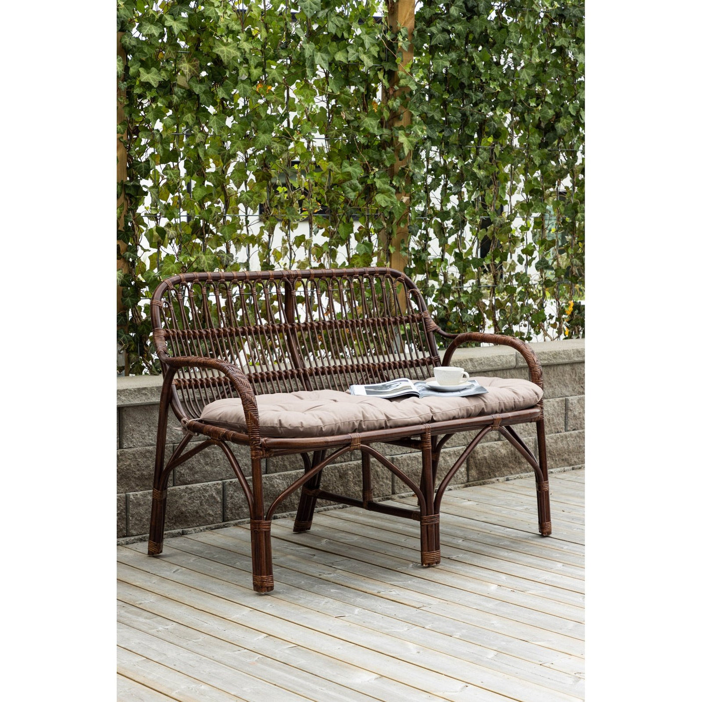 Nella hagestol Venture Design Sofa