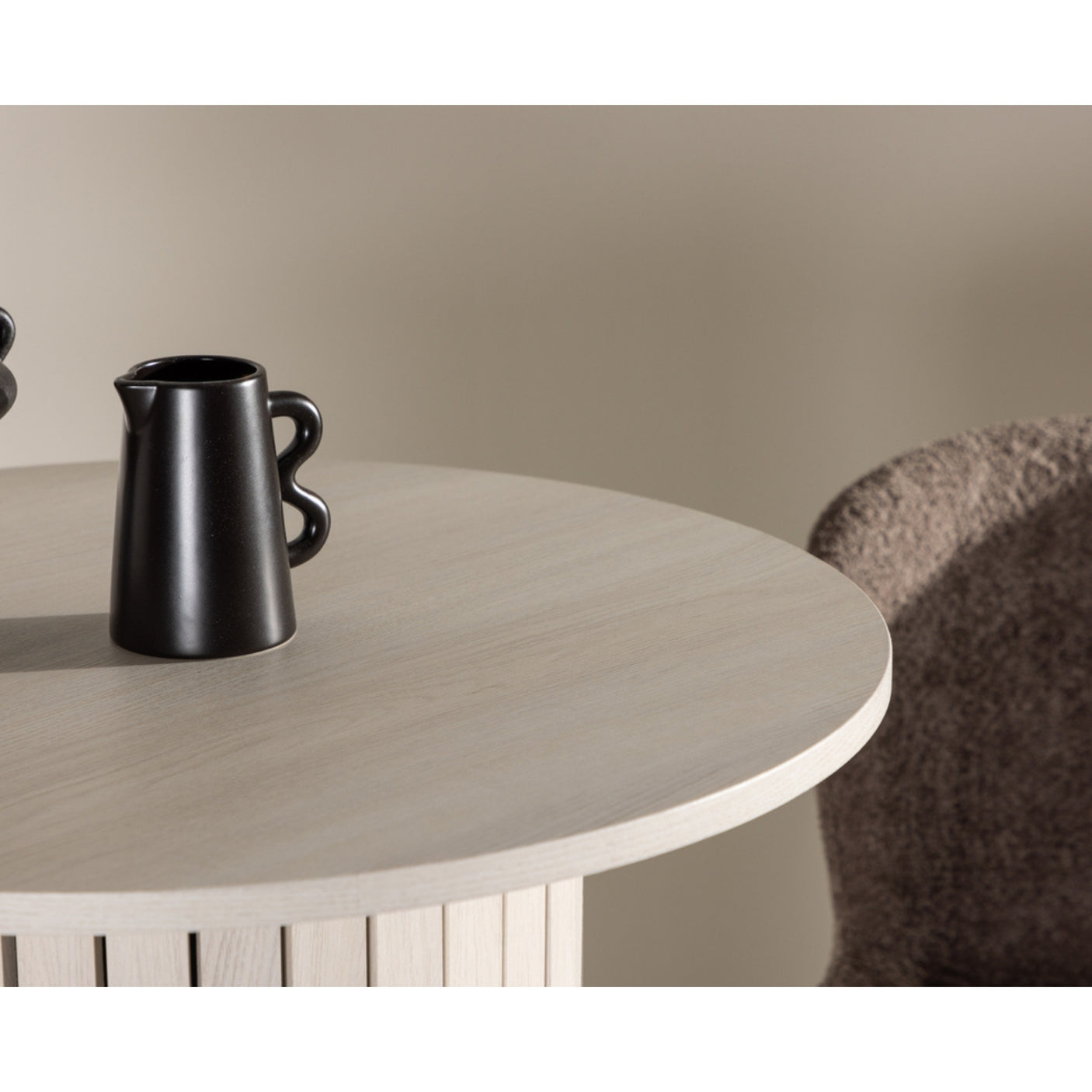 Härön Dining Table