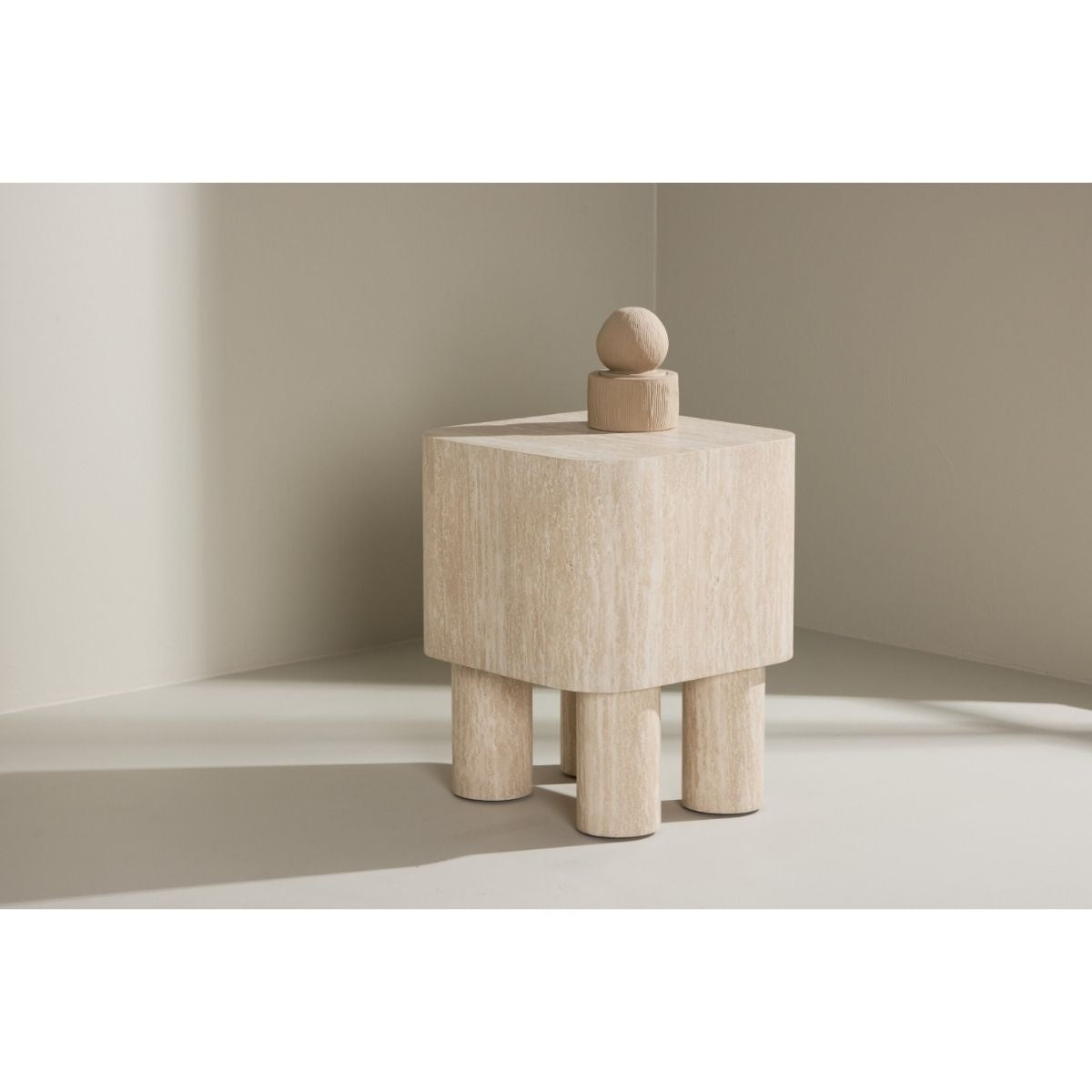 Klirou Side Table Venture Design Sidebord