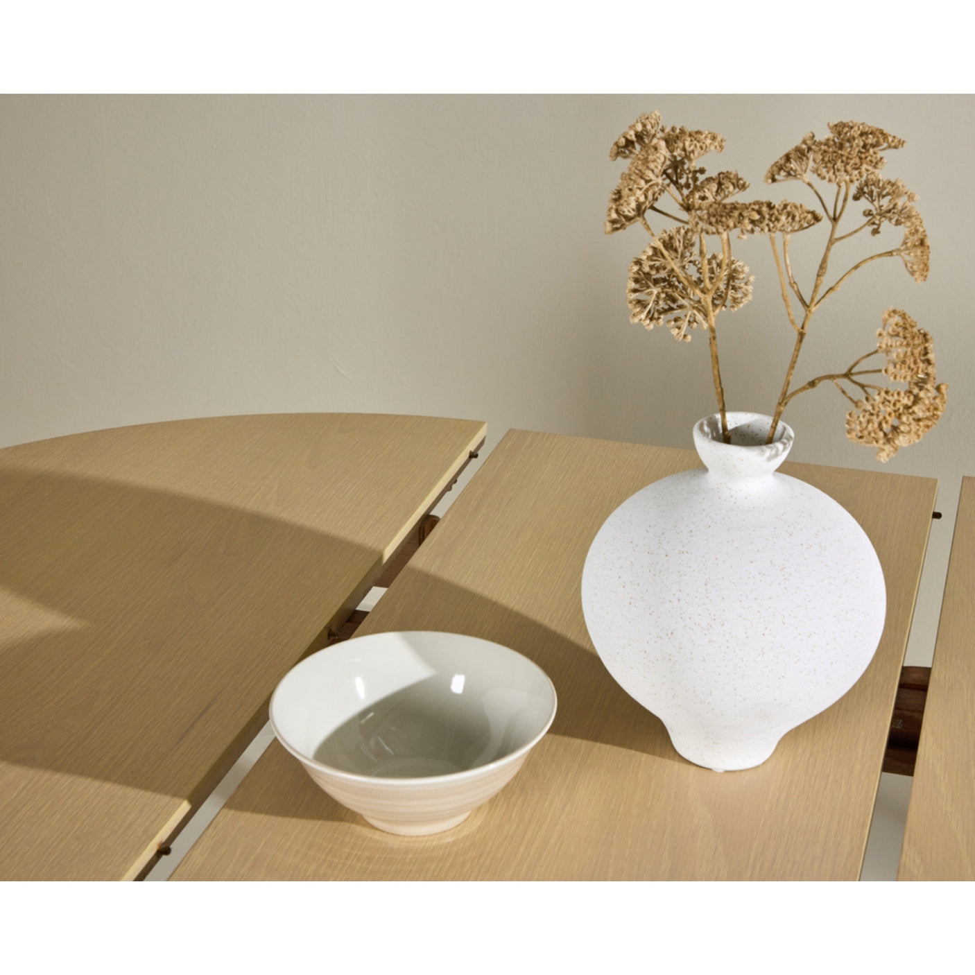 Gilda Round Dining Table Venture Design Spisebord