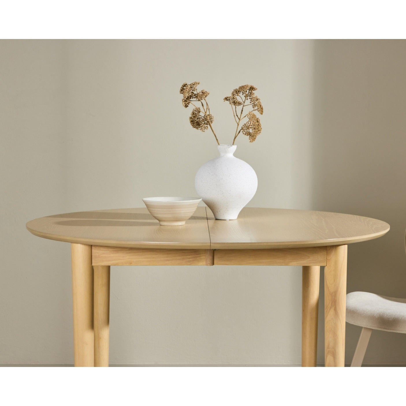 Gilda Round Dining Table Venture Design Spisebord