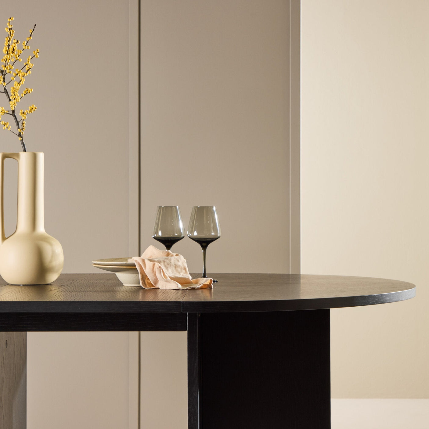 Strada - Spisebord Venture Design Spisebord