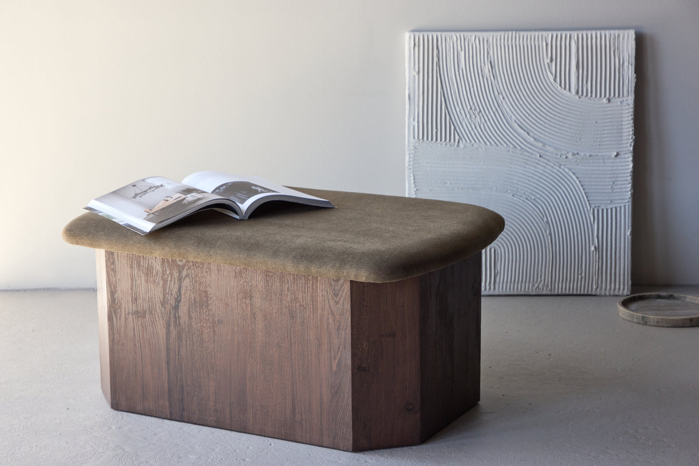 Todd Ottoman. Bare svare uten noen forklaring Venture Design Ottoman - Puff