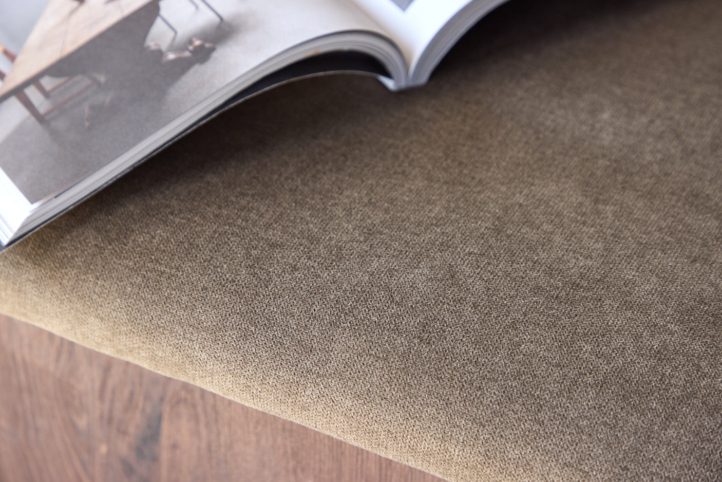 Todd Ottoman. Bare svare uten noen forklaring Venture Design Ottoman - Puff