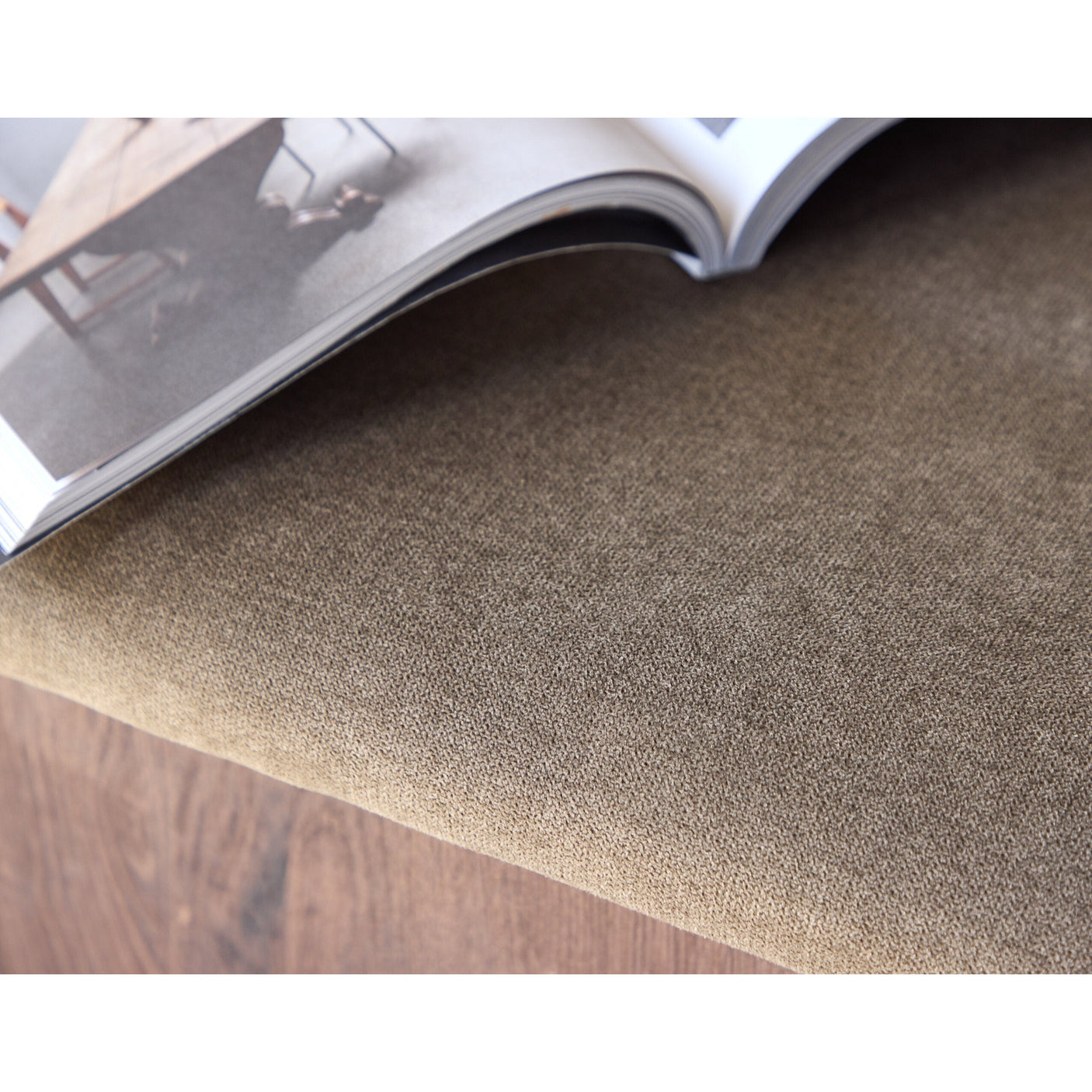 Todd Ottoman. Bare svare uten noen forklaring Venture Design Ottoman - Puff