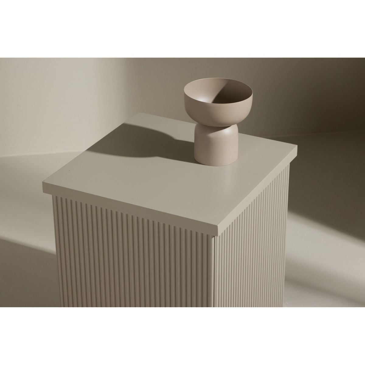 Lenox Side Table Venture Design Sidebord