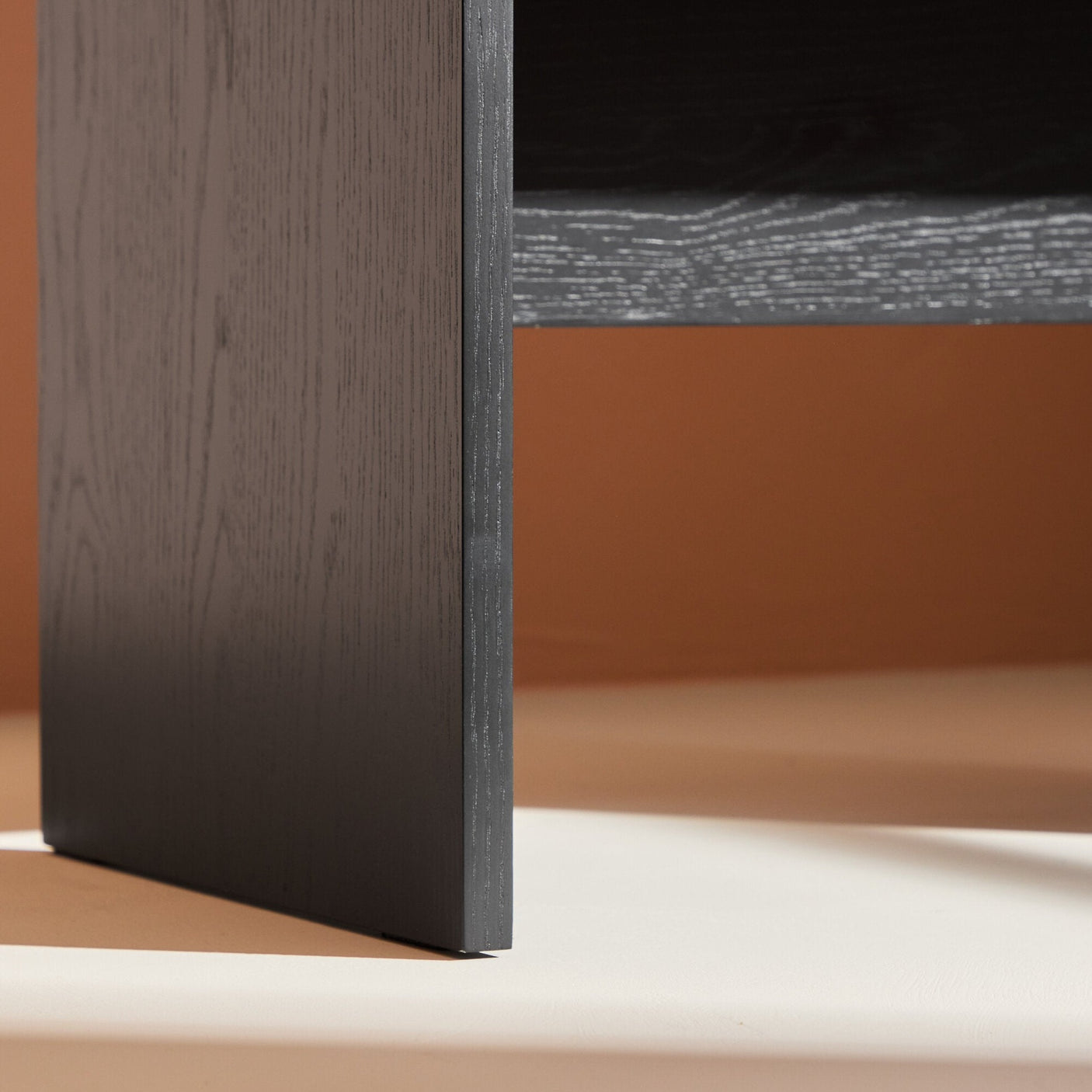 Juni Side Table Venture Design Sidebord