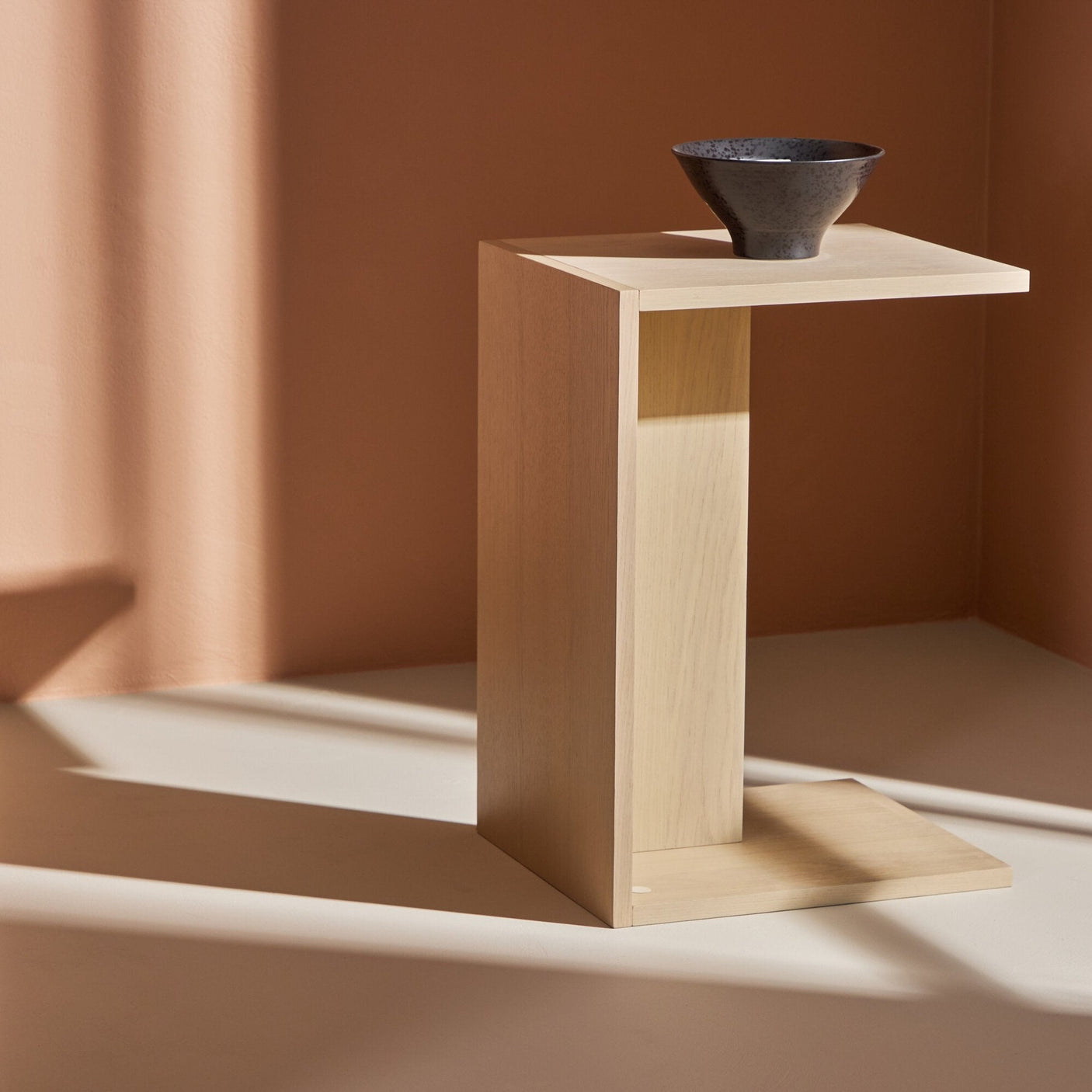 Juni Side Table Venture Design Sidebord