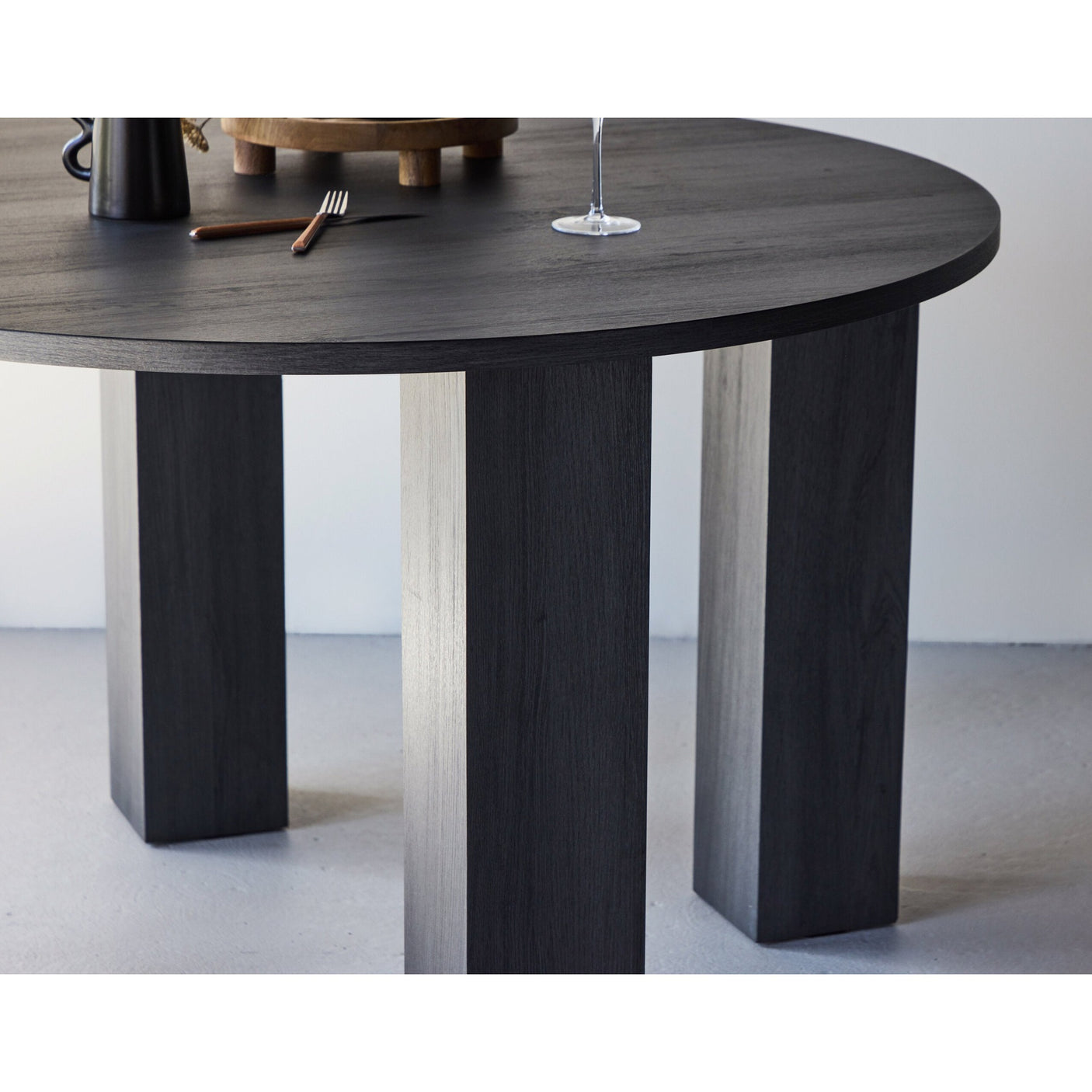 Juno Rundt Spisebord Venture Design Rundt spisestuebord