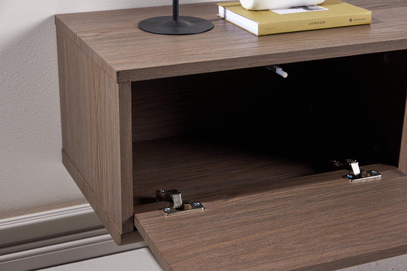 Dragh TV Stativ Venture Design TV-benk