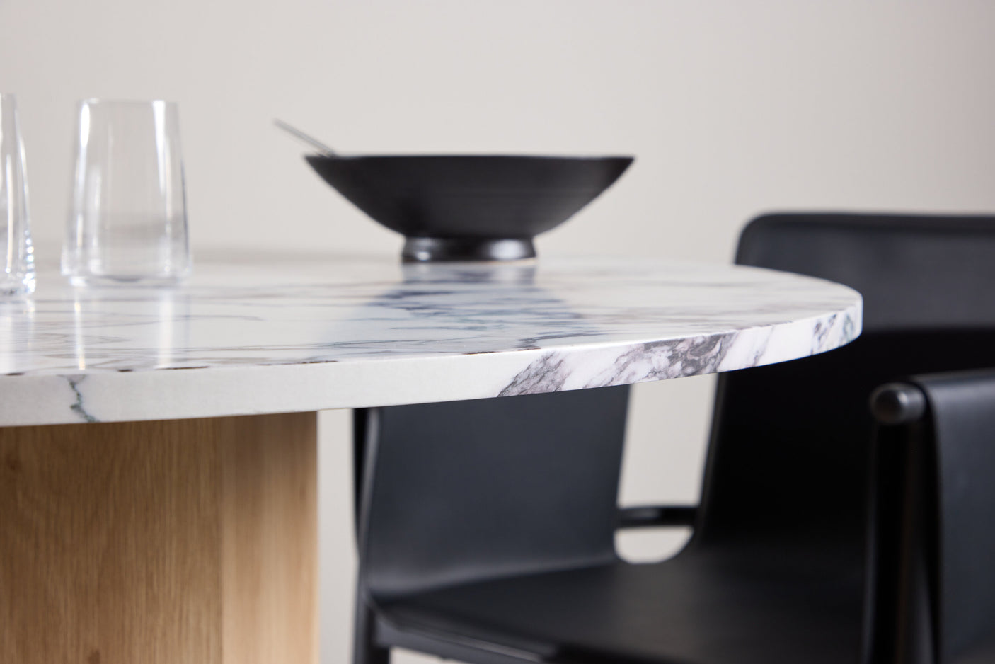 Tekla Rundt Spisebord Venture Design Rundt spisestuebord