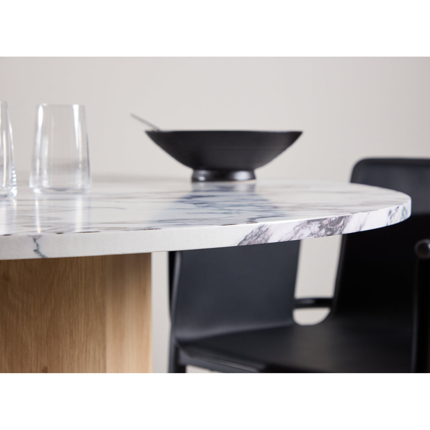 Tekla Rundt Spisebord Venture Design Rundt spisestuebord