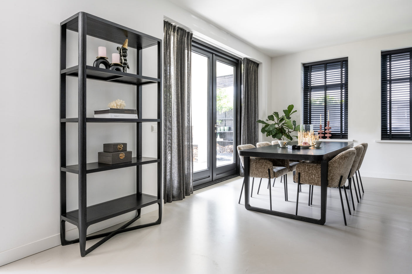 Dekorativ gjenstand Icebear svart Richmond Interiors Pynteartikler