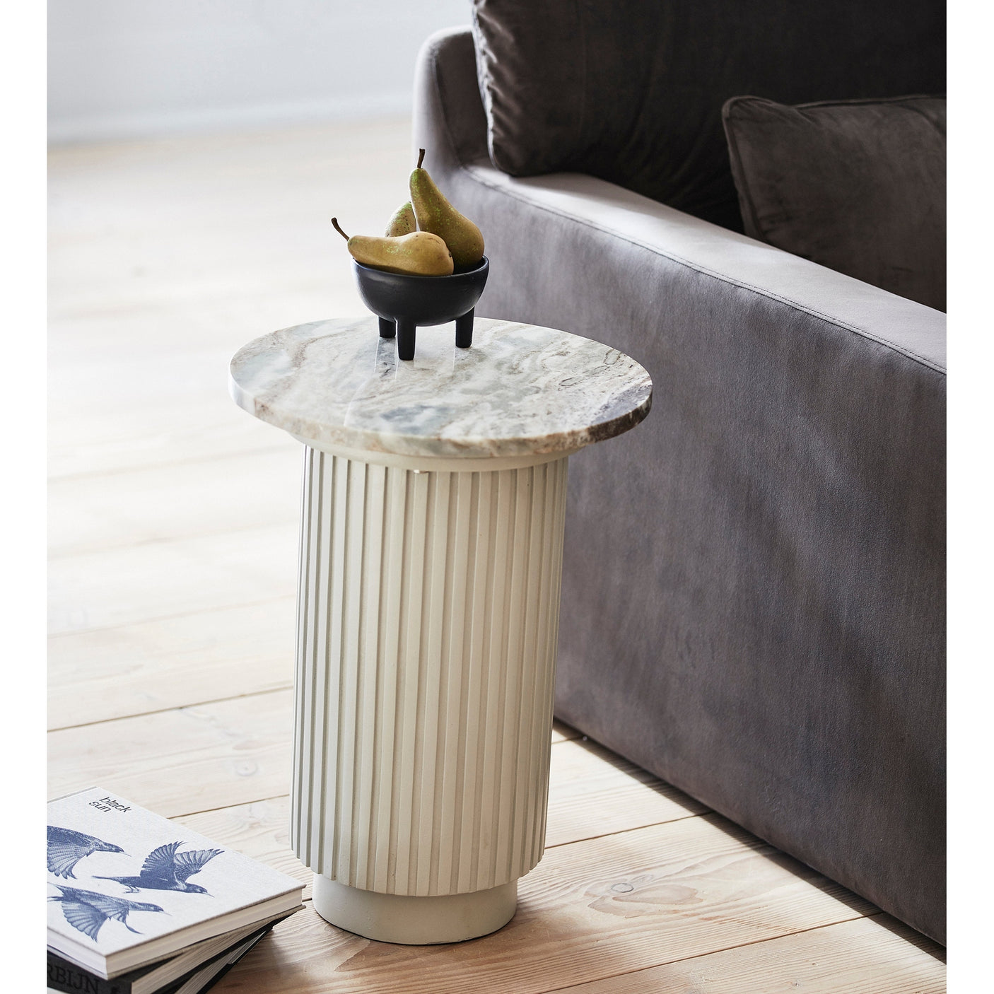 ERIE rundt sidebord i tre og marmor - ø40 cm - råhvit, brun, beige Nordal TABLES