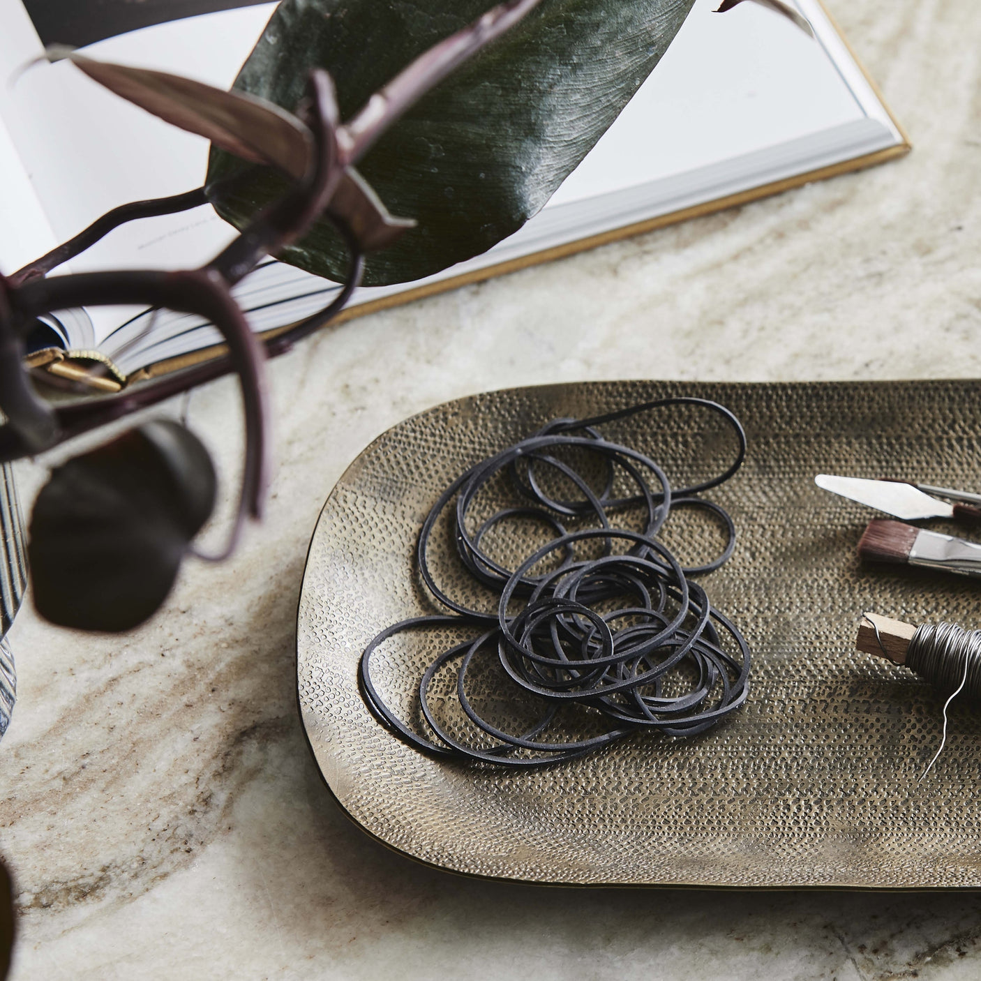 DANNA aluminiumslysbakke - 38,5x18 cm - antikk messing Nordal DECO ITEMS